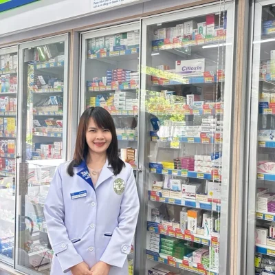 เภสัชกร ร้านยา เอ็กซ์ต้า พลัส ที่พร้อมดูแลคุณเสมอ